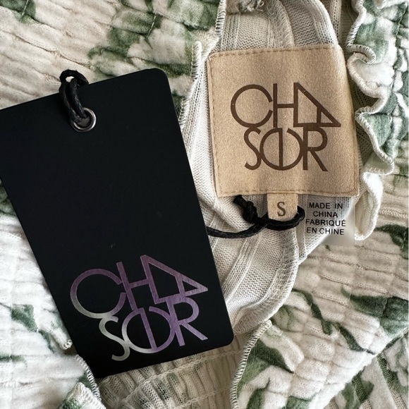 NEW CHASER Rose Print Toile Flare Leg Pull-on Pants Smocked Waist Size Small - Picture 5 of 9